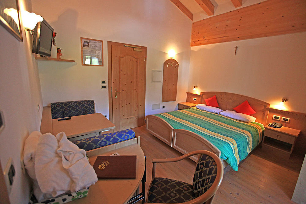Al Piccolo Hotel Vigo di Fassa Exterior photo